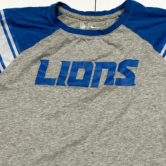 Nike Men’s Heathered Gray Detroit Lions Enzyme Shoulder Stripe Raglan T-Shirt - Picture 4 of 5